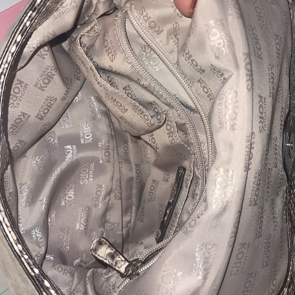 NWT! Michael Kors snake skin crossbody purse - Picture 5 of 8
